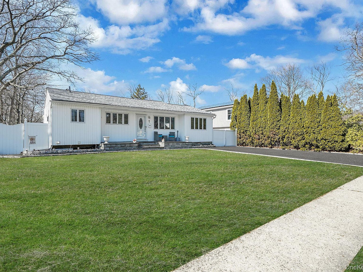 8 Sunset Ave Wheatley Heights, NY 11798 - Thumbnail 4