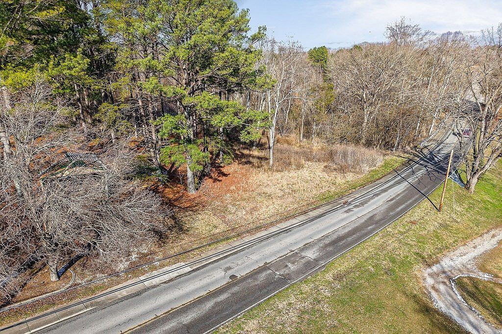 922 E Broad St Cookeville, TN 38501 - Thumbnail 4