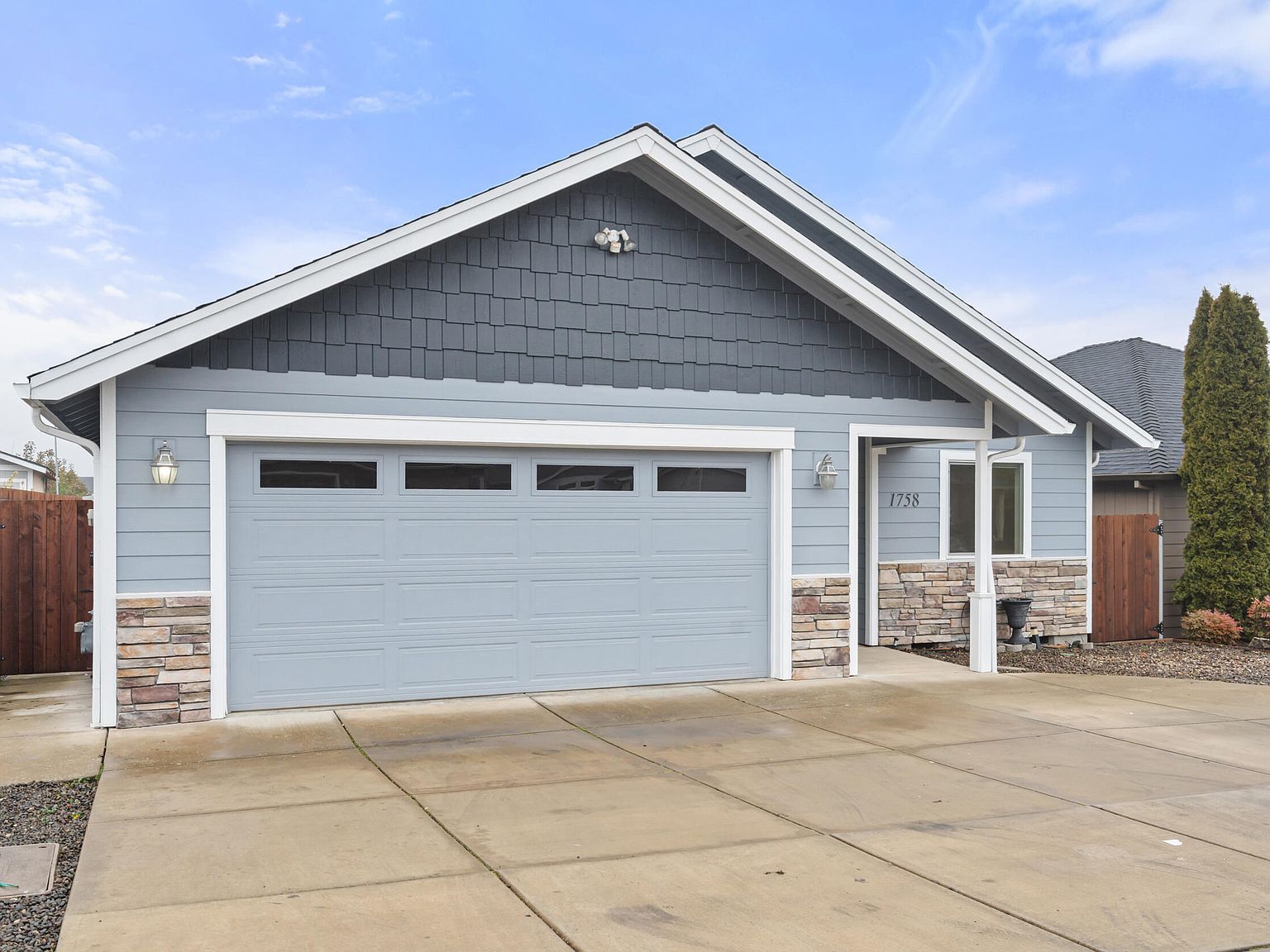 1758 Pearl Eye Ln Medford, OR 97504 - Thumbnail 4