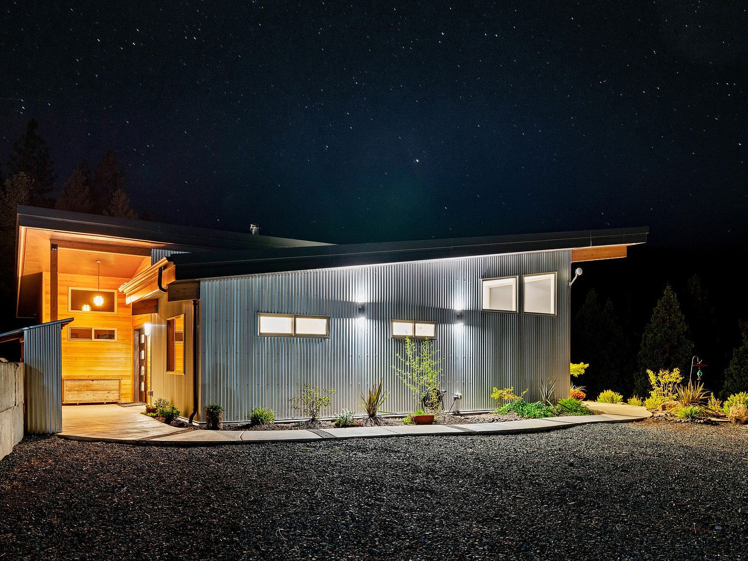 24100 E Evans Creek Rd Central Point, OR 97503 - Thumbnail 4