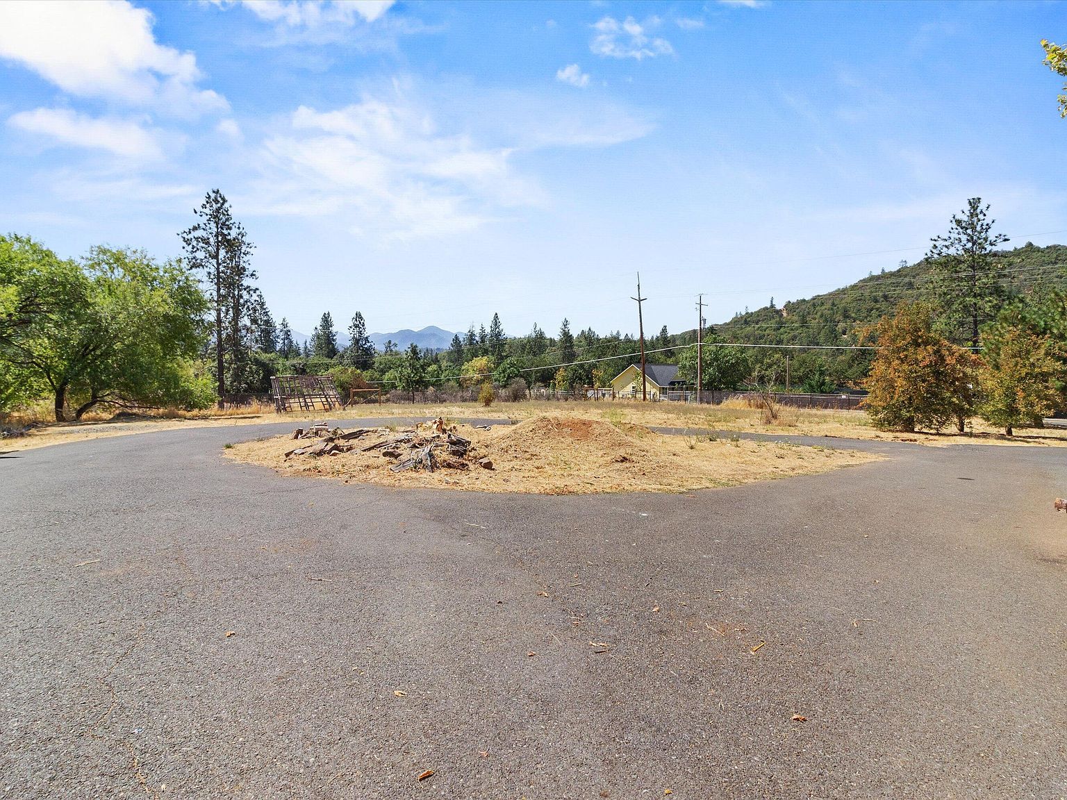 557 W Jones Creek Rd Grants Pass, OR 97526 - Thumbnail 4