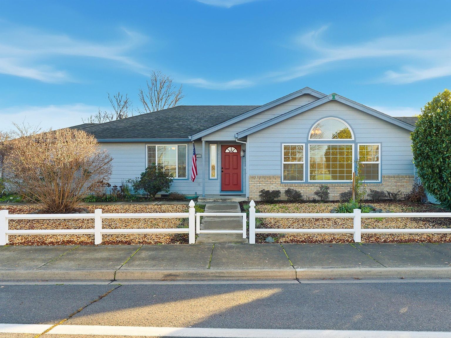 1401 Diamond St Medford, OR 97501 - Thumbnail 4