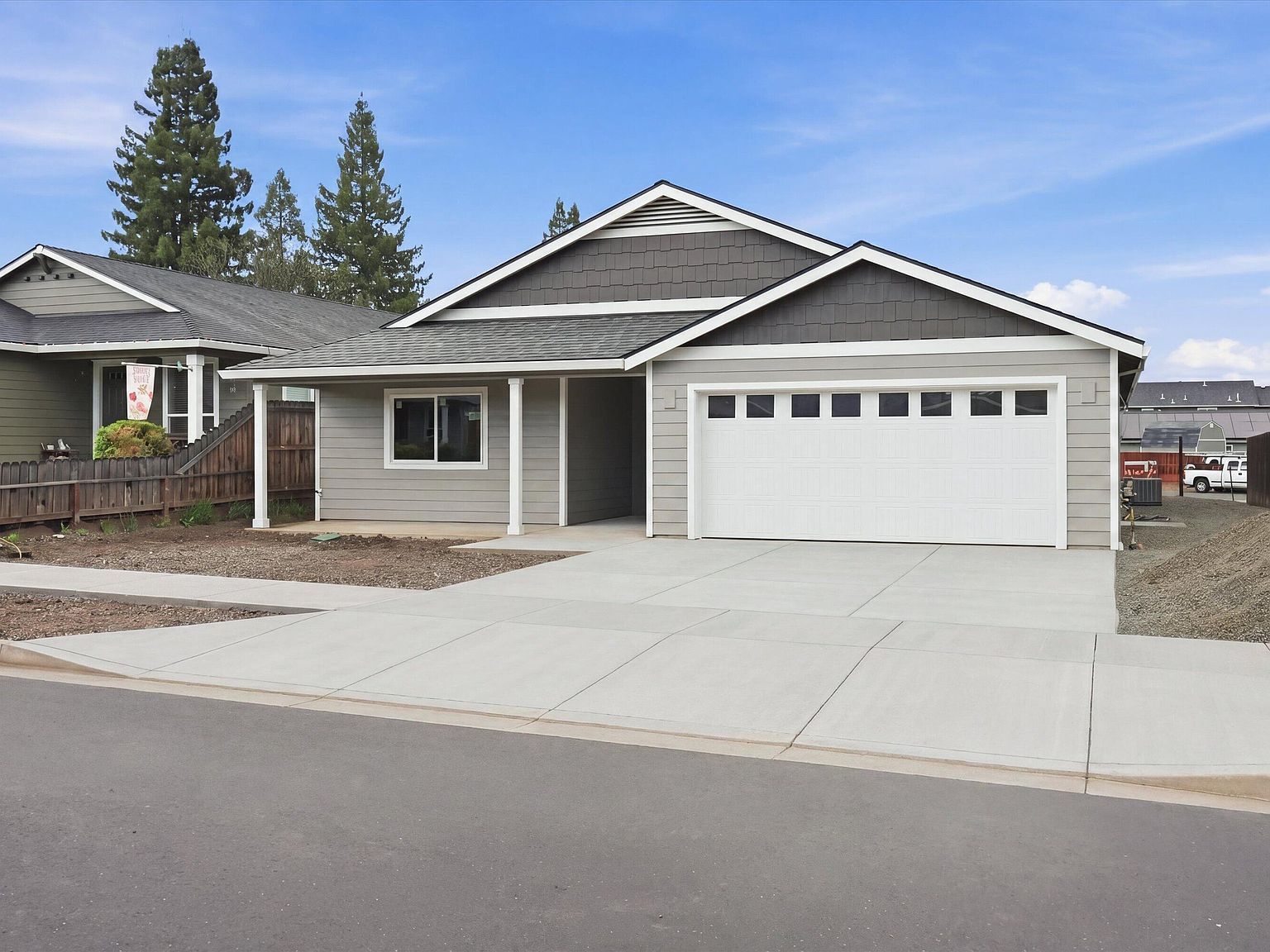 1834 Ingram Ln Medford, OR 97501 - Thumbnail 4