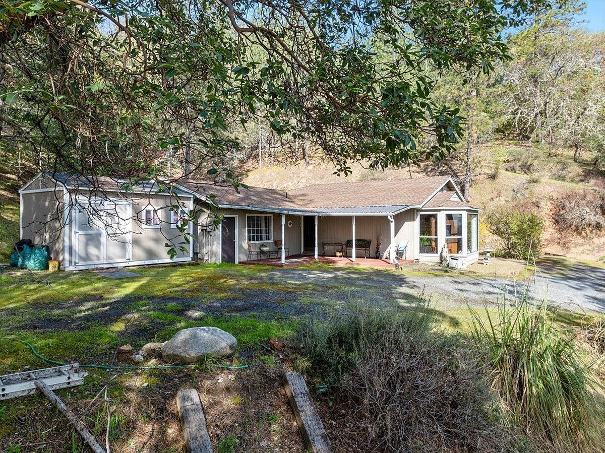 2805 Old Military Rd Central Point, OR 97502 - Thumbnail 4