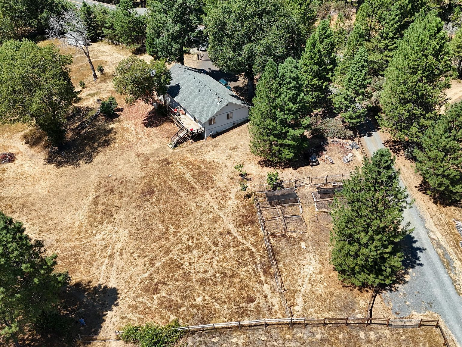 467 Draper Valley Rd Selma, OR 97538 - Thumbnail 4