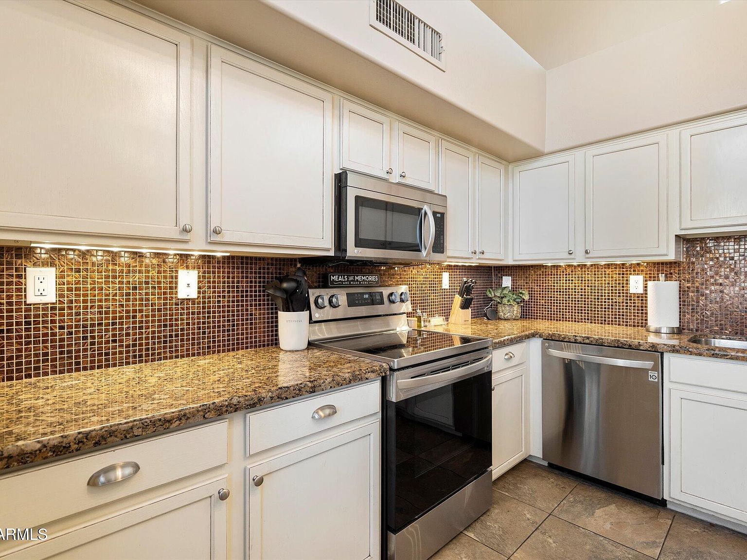 754 S Beck Ave Tempe, AZ 85281 - Thumbnail 4