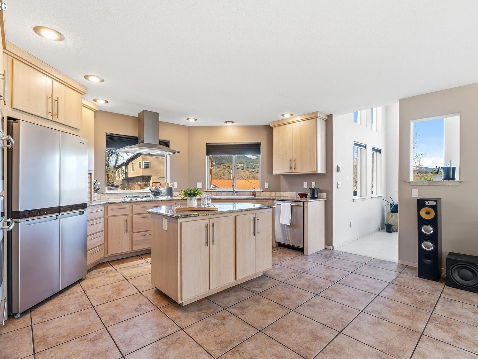 1222 Lincoln St Hood River, OR 97031 - Thumbnail 4