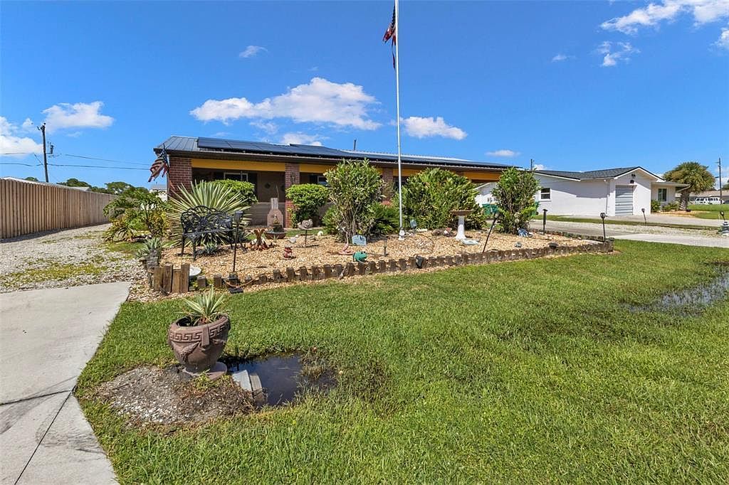 530 Lakemont Ave NW Pt Charlotte, FL 33952 - Thumbnail 4