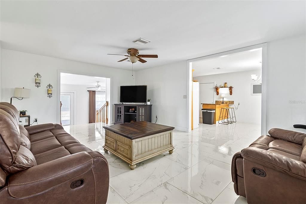 312 E Tarpon Blvd NW Port Charlotte, FL 33952 - Thumbnail 4