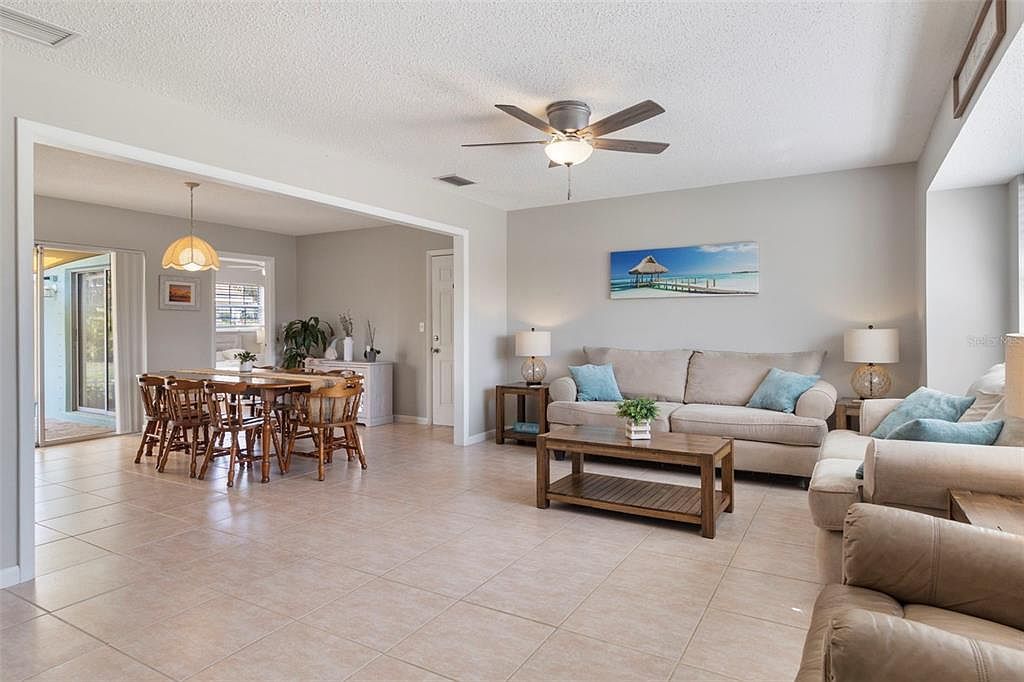 890 Silver Springs Ter NW Port Charlotte, FL 33948 - Thumbnail 4