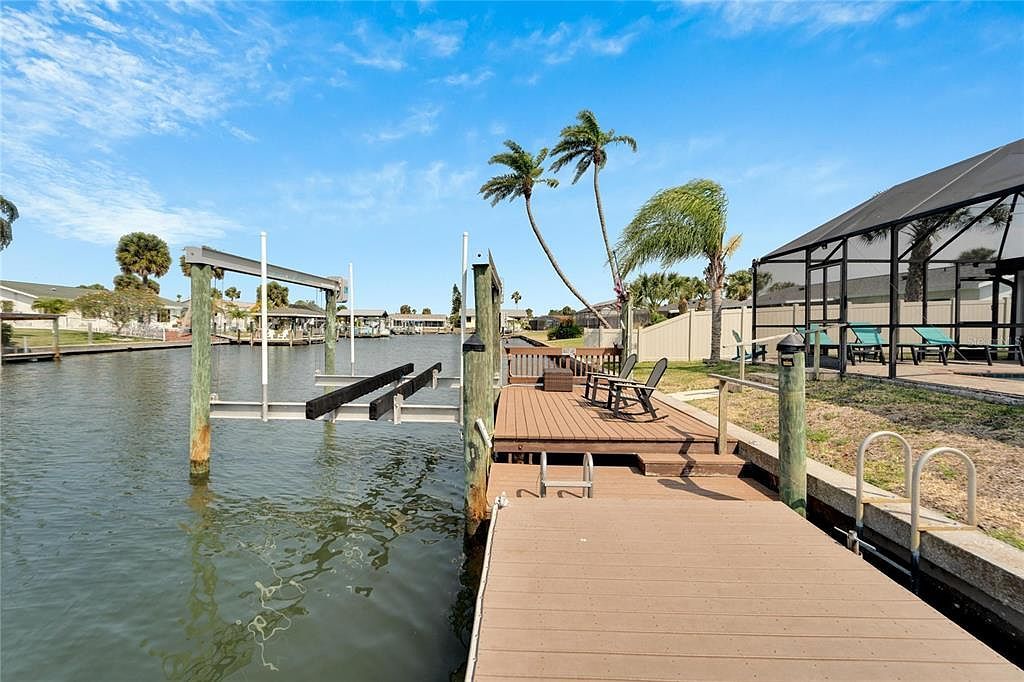 1011 Spindle Palm Way Apollo Beach, FL 33572 - Thumbnail 4