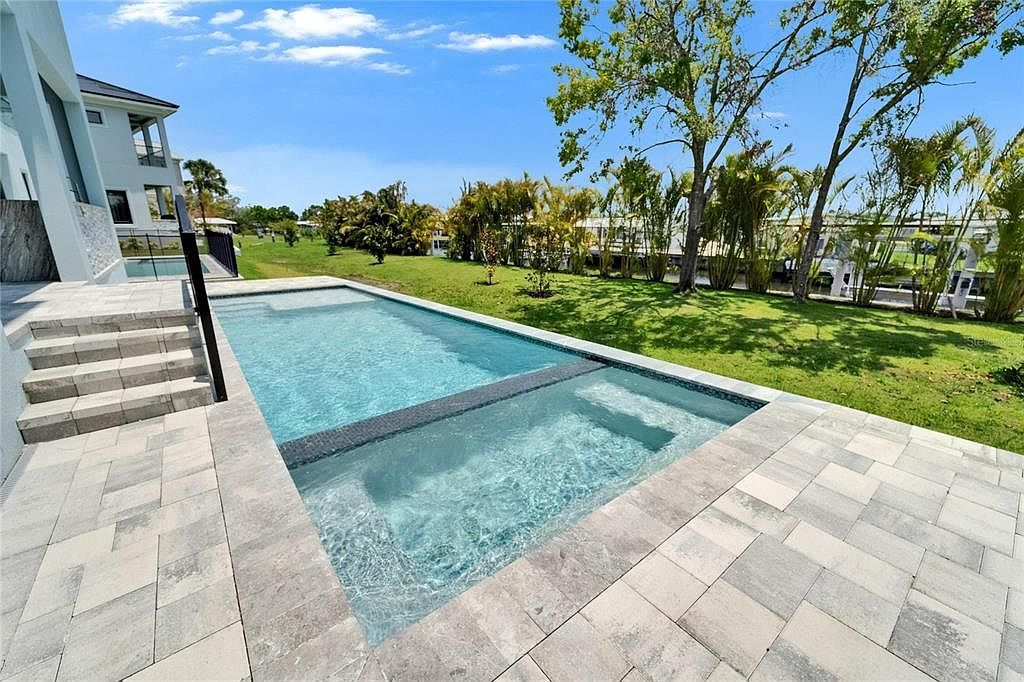 6530 Simone Shores Cir Apollo Beach, FL 33572 - Thumbnail 4