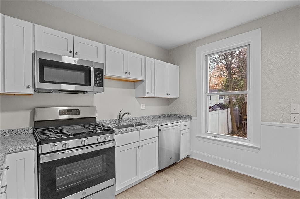 584 Weeden St #----- Pawtucket, RI 02860 - Thumbnail 4