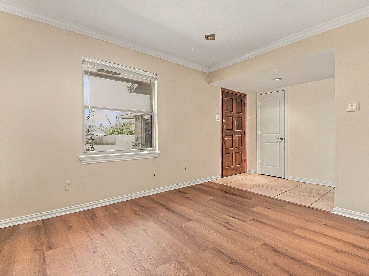 5005 Heather Glen Dr Garland, TX 75043 - Thumbnail 4