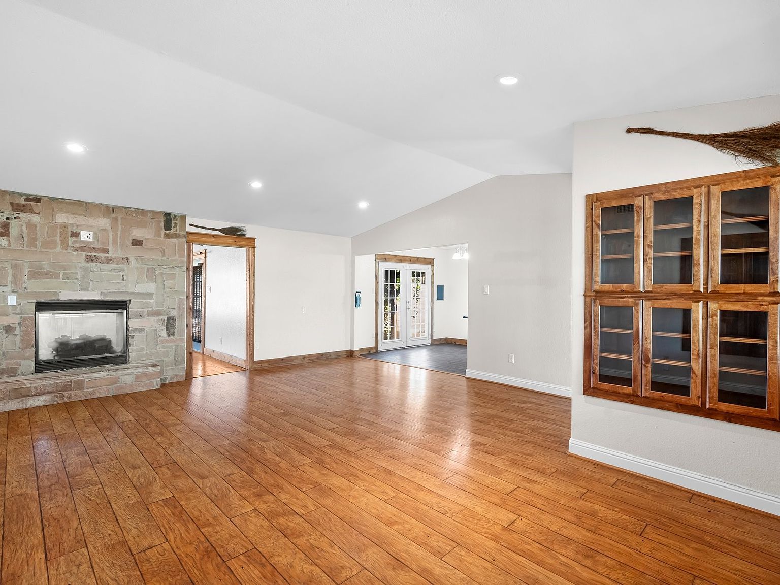 5313 Old Buena Vista Rd Waxahachie, TX 75167 - Thumbnail 4