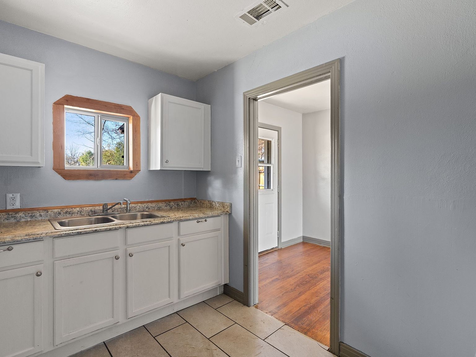 2725 Bowling Green Ave Dallas, TX 75216 - Thumbnail 4