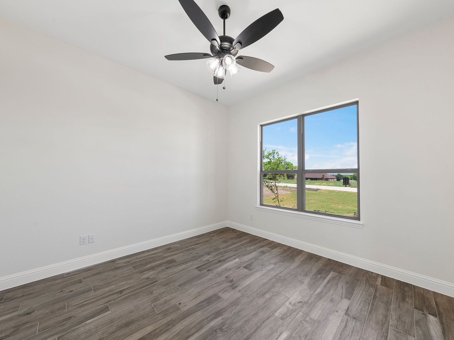 2561 Posey Ln Waxahachie, TX 75167 - Thumbnail 4