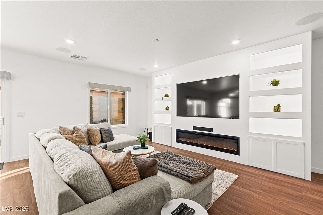 3525 Raina Ridge Ct Las Vegas, NV 89121 - Thumbnail 4