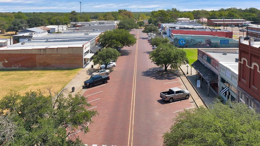 1136 Main St Commerce, TX 75428 - Thumbnail 4