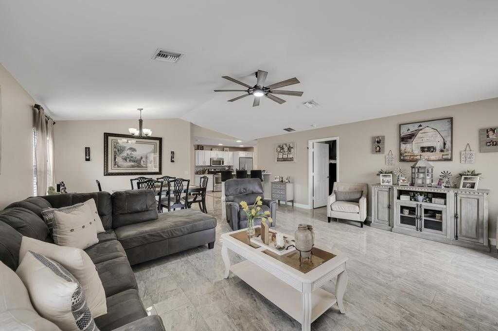 14163 Zorzal Avenue, Fort Pierce, FL, USA, 34951 - Thumbnail 4