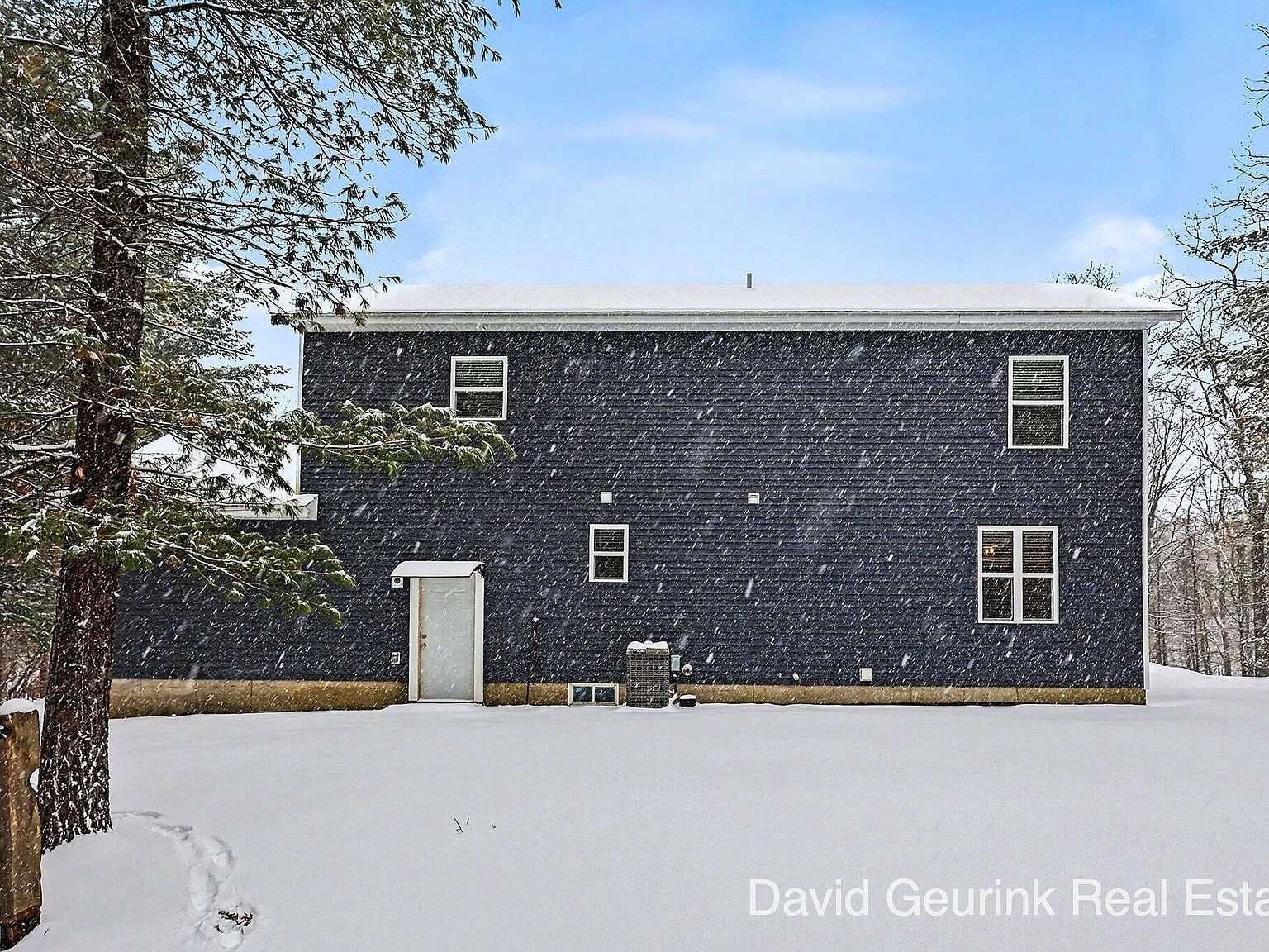 2779 E Holton Whitehall Rd Twin Lake, MI 49457 - Thumbnail 4