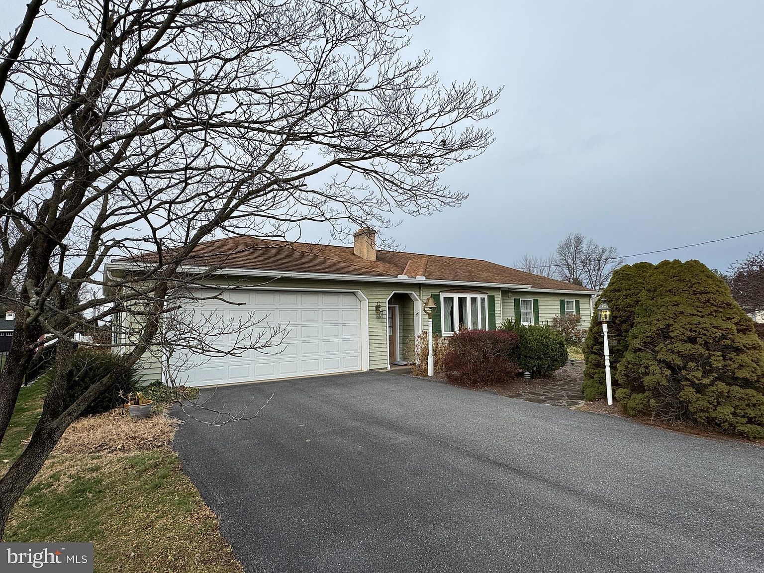 320 Crestline Dr Willow Street, PA 17584  | Single Family