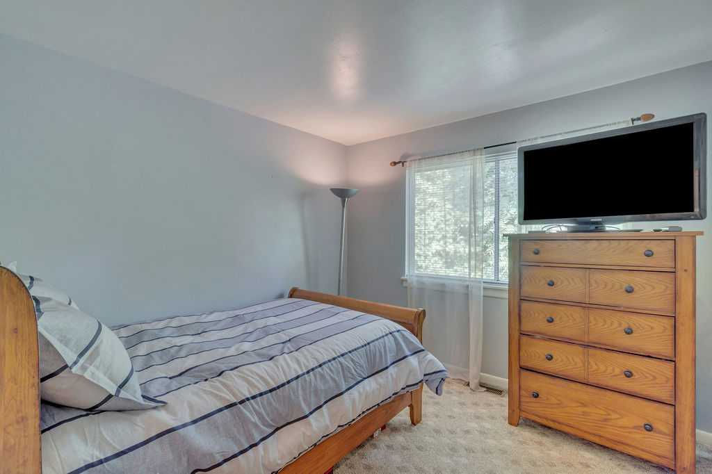 1505 Rosa Terrace, Charlottesville, VA, USA, 22902 - Thumbnail 4