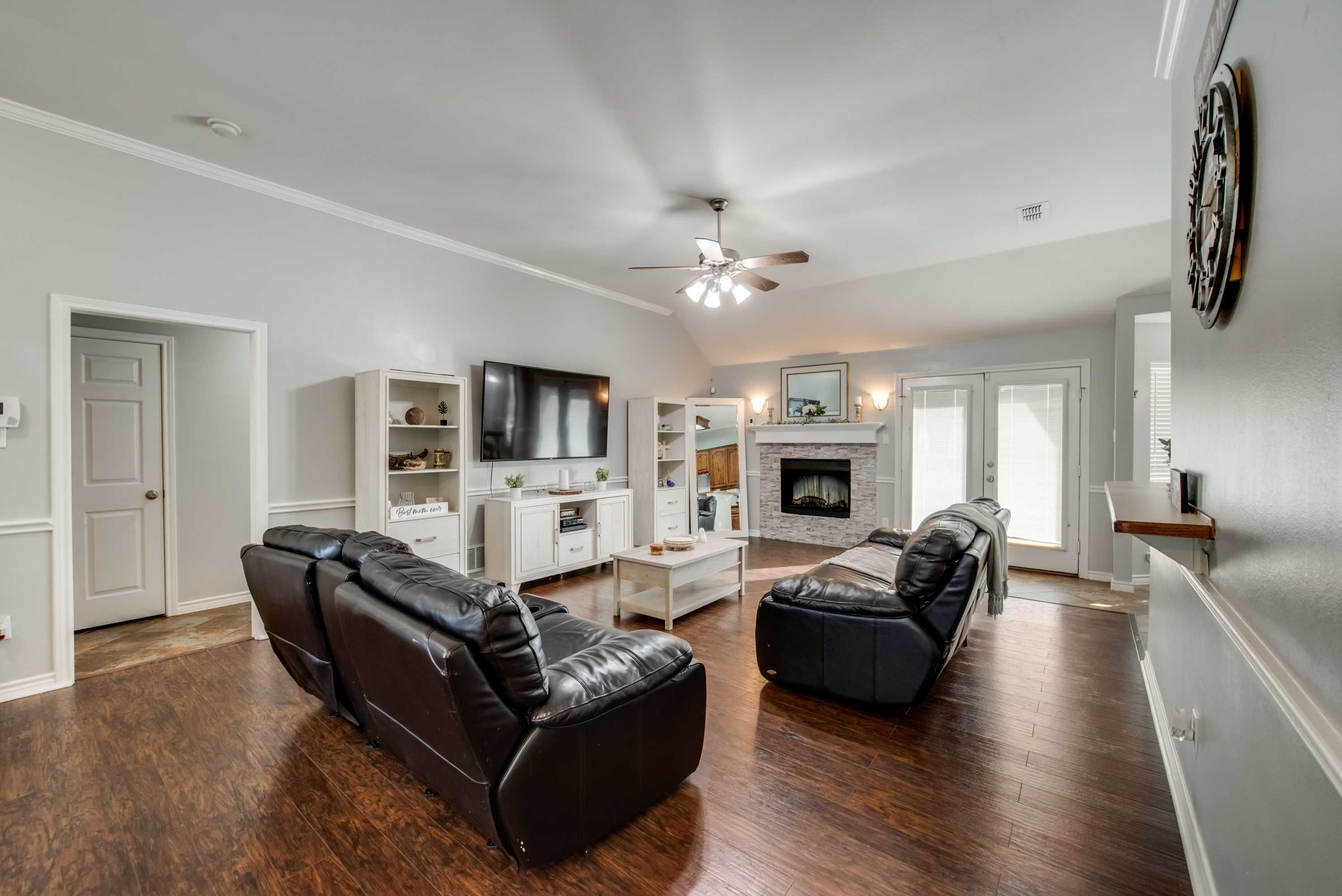 103 River Oaks Boulevard, Waxahachie, TX, USA, 75165 - Thumbnail 4