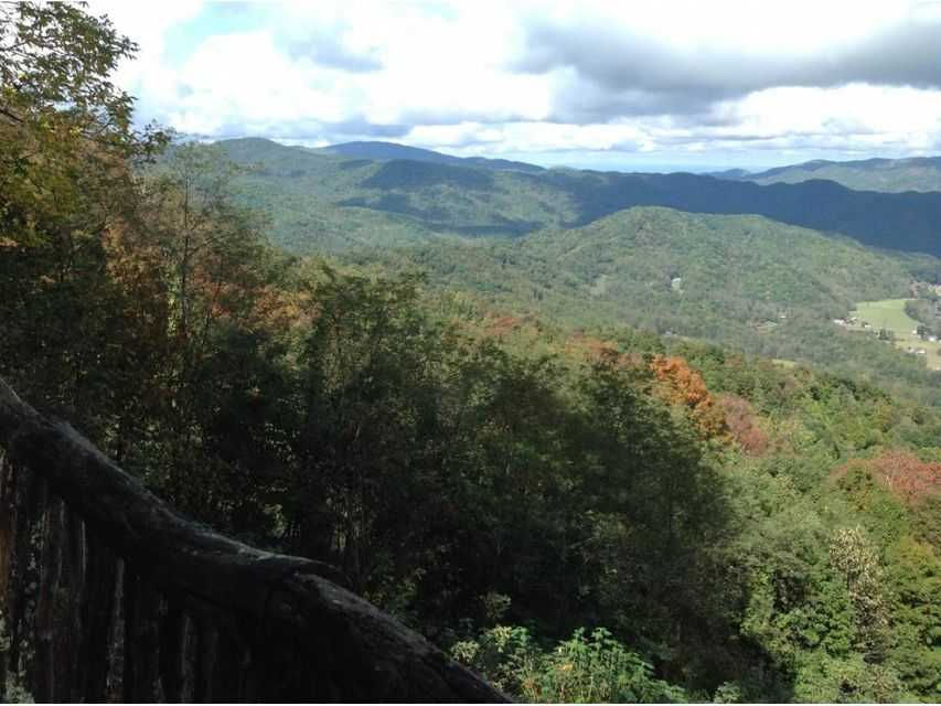Rustic Log Cabin Lane, Roan Mountain, TN, USA, 37687 - Thumbnail 4
