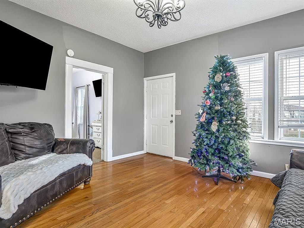 327 Collinsville Ave Collinsville, IL 62234 - Thumbnail 4