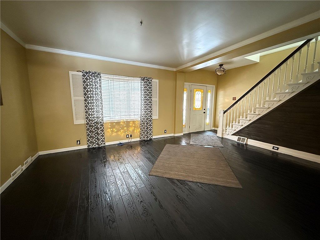 1155 Wall Ave Pitcairn, PA 15140 - Thumbnail 4