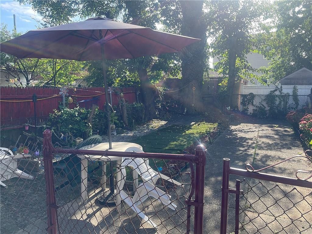 1904 Rockaway Pkwy Brooklyn, NY 11236 - Thumbnail 4