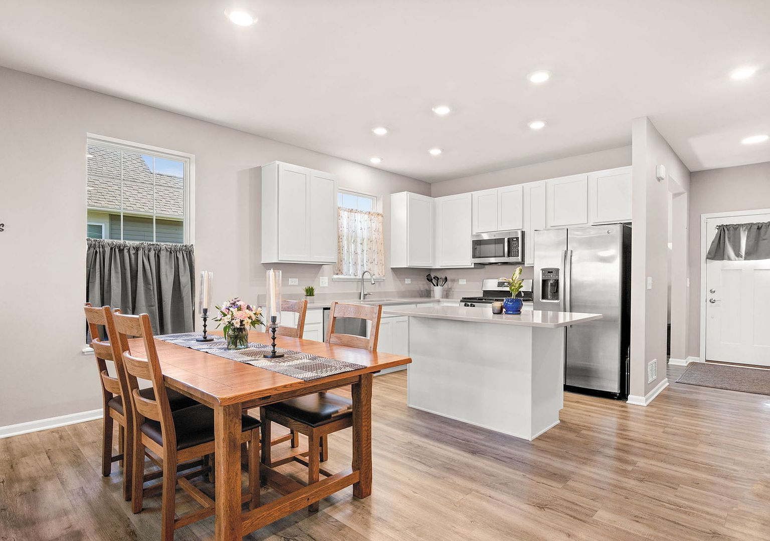 9111 Marks Ct Huntley, IL 60142 - Thumbnail 4