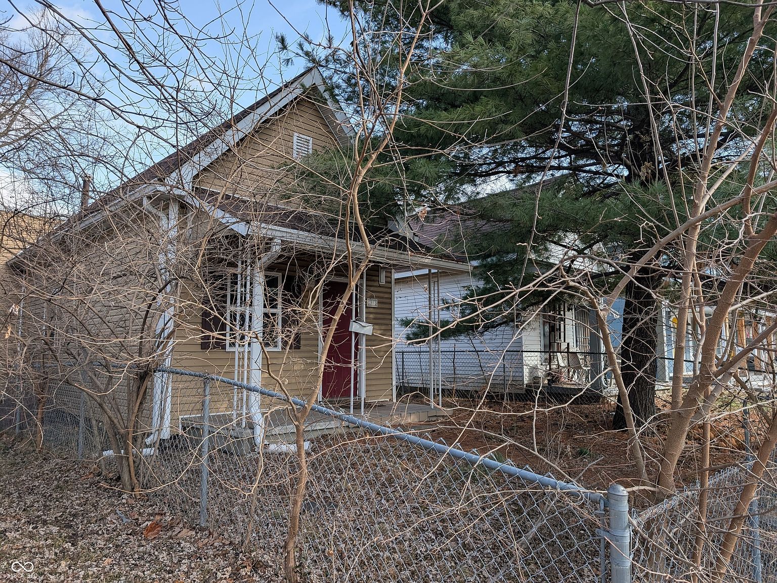 1918 Wilcox St Indianapolis, IN 46222 - Thumbnail 4