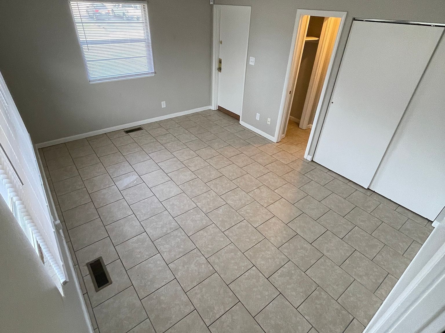 620 Brewer Pl Greenwood, IN 46142 - Thumbnail 4