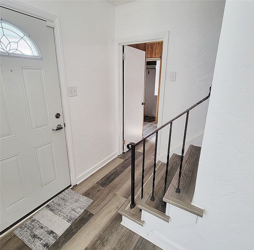 805 Laura Ave West Mifflin, PA 15122 - Thumbnail 4