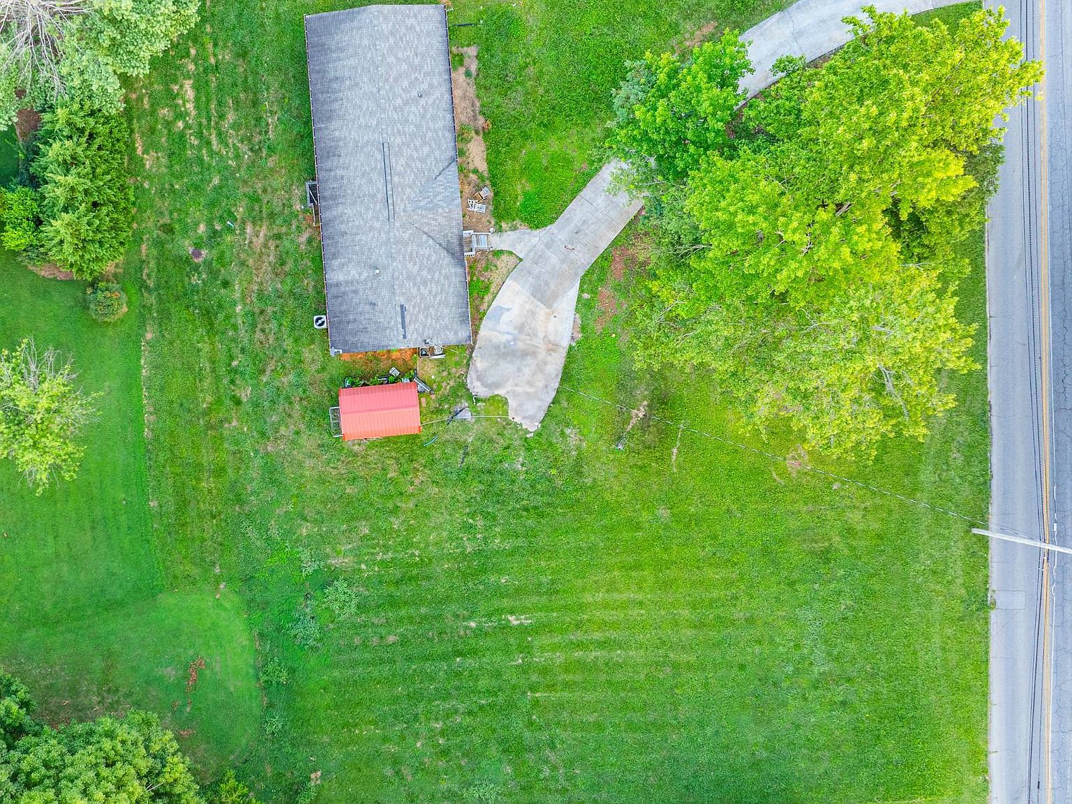 1431 E Church St Greeneville, TN 37745 - Thumbnail 4