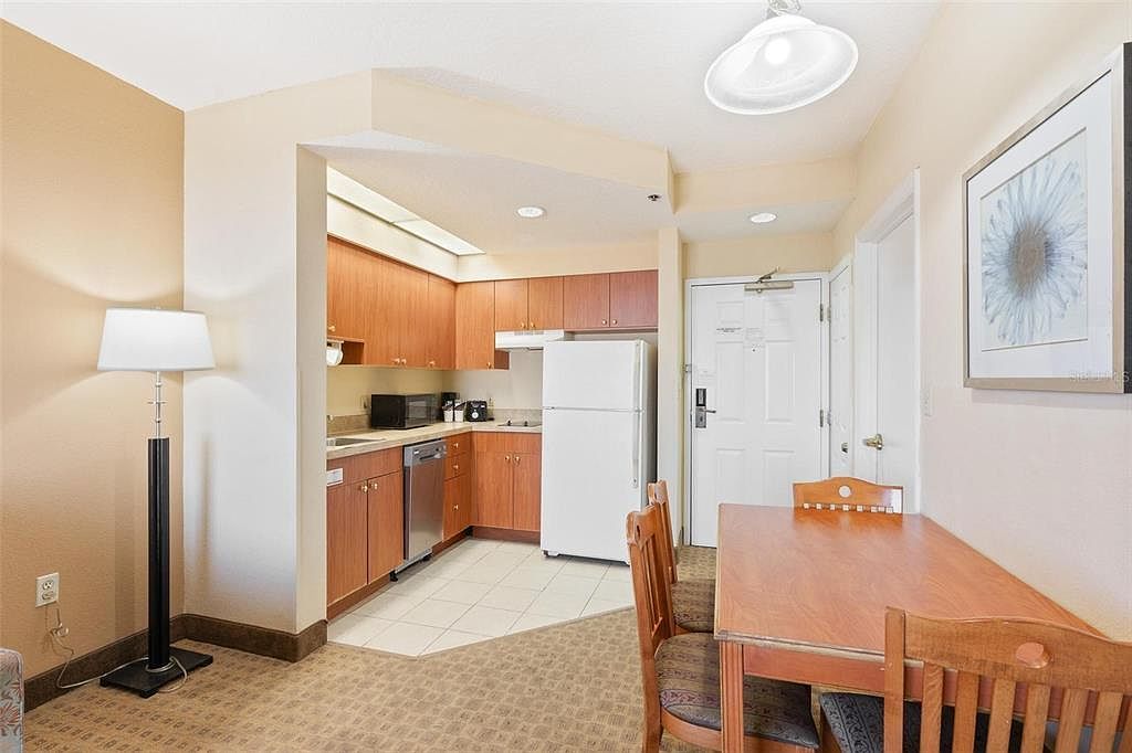 7601 Canada Ave Orlando, FL 32819 - Thumbnail 4