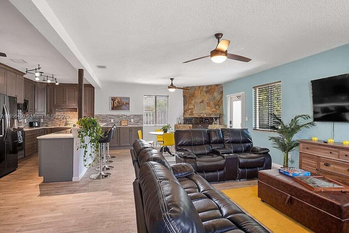 316 NW 29th St Fort Lauderdale, FL 33311 - Thumbnail 4