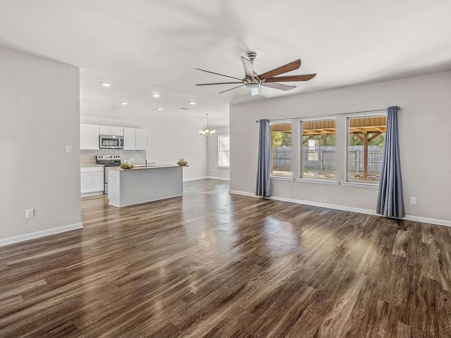 1075 S Berryvine Ln Lake Charles, LA 70611 - Thumbnail 4