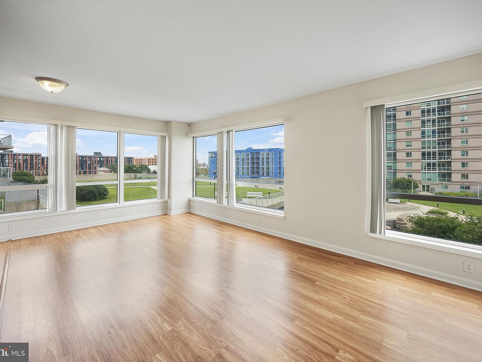 901 N Penn St UNIT P506 Philadelphia, PA 19123 - Thumbnail 4