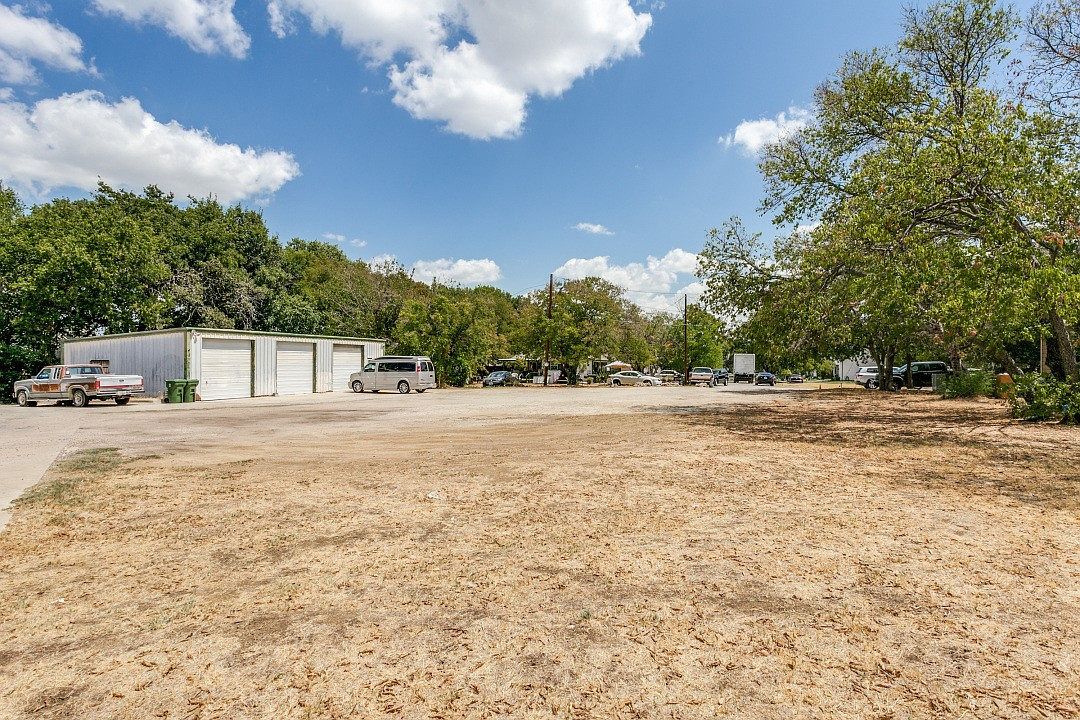 415 Jones St Grapevine, TX 76051 - Thumbnail 4