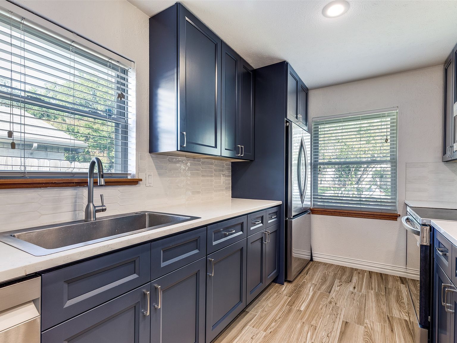 1816 Chamberlain Dr Carrollton, TX 75007 - Thumbnail 4