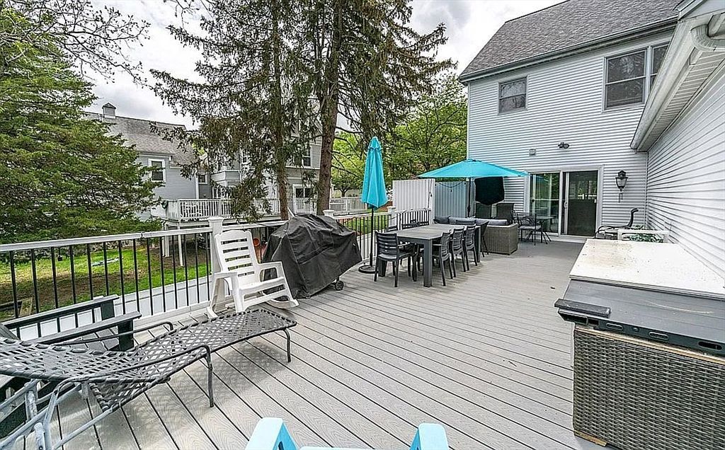 396 Dedham St Newton, MA 02459 - Thumbnail 4