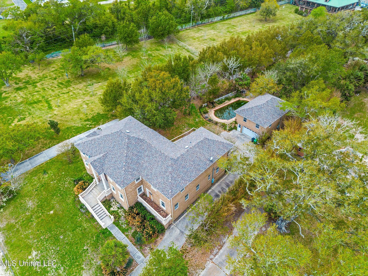 518 S Beach Blvd Waveland, MS 39576 - Thumbnail 4