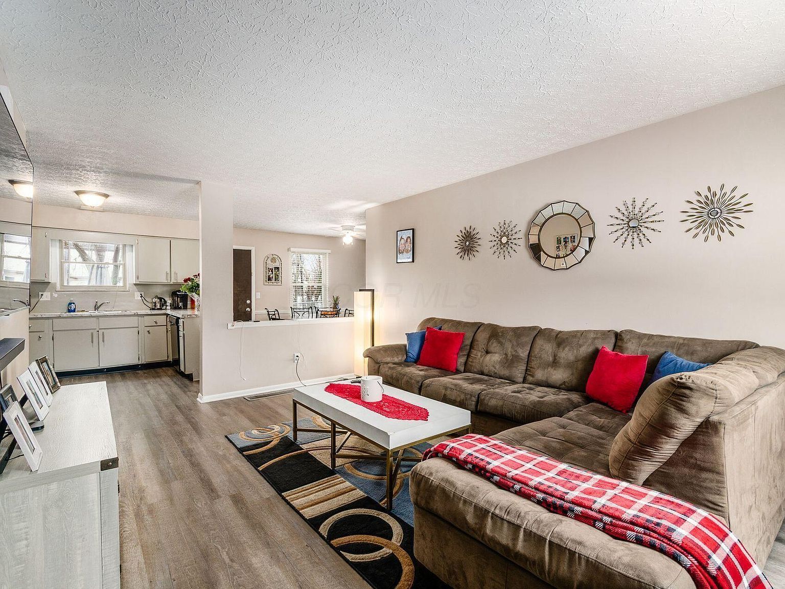 6142 Laurelwood Ct Columbus, OH 43229 - Thumbnail 4