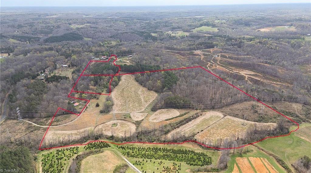 6988 Salem Chapel Rd Walnut Cove, NC 27052 - Thumbnail 4