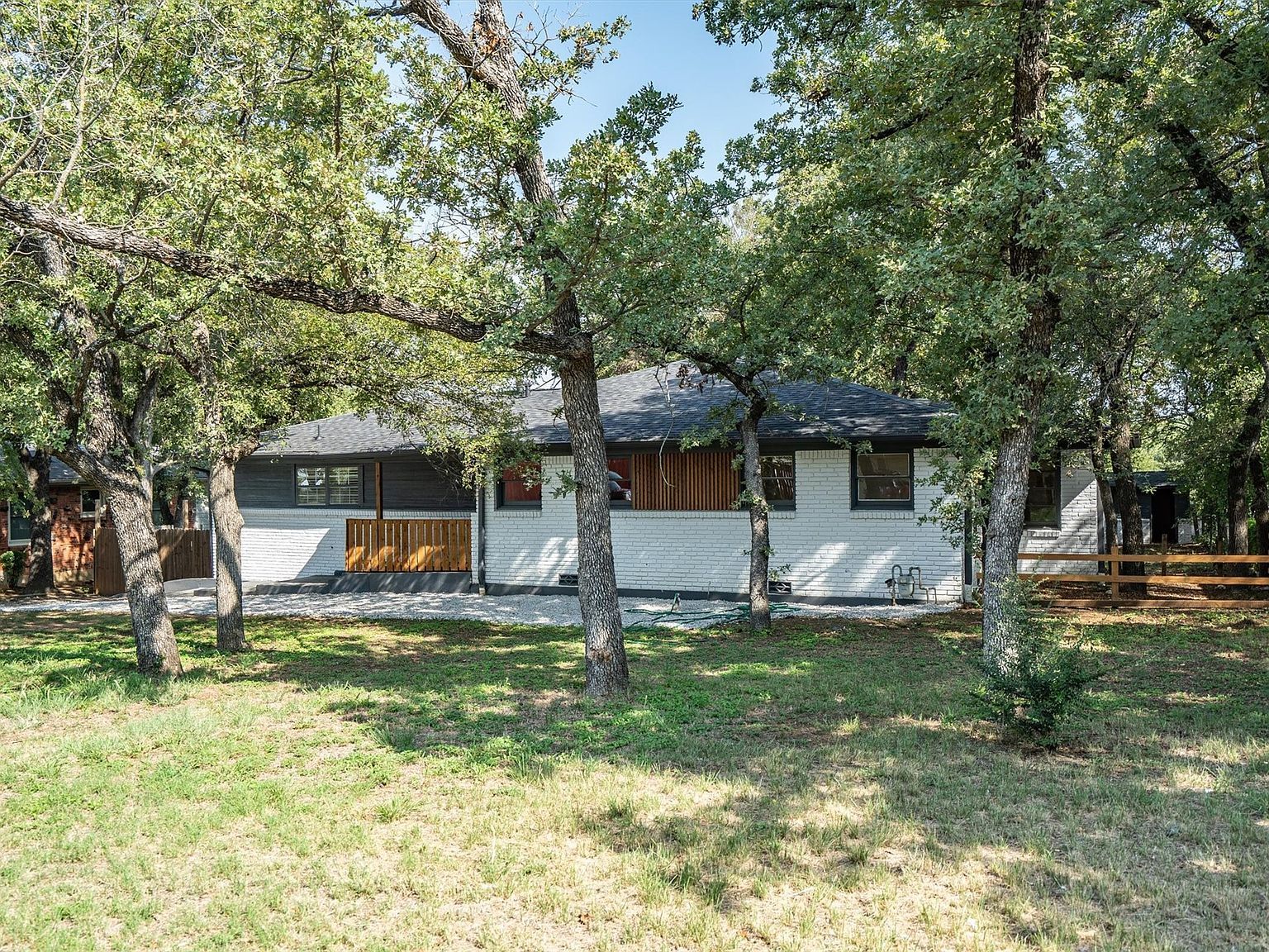 5917 Yosemite Dr Fort Worth, TX 76112 - Thumbnail 4