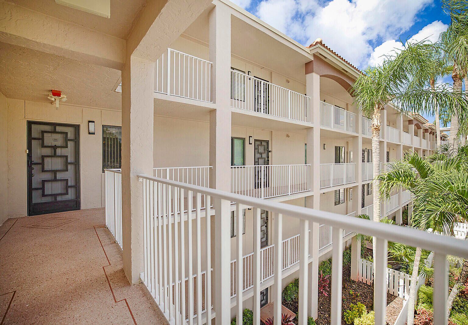 6037 Pointe Regal Cir APT 301 Delray Beach, FL 33484 - Thumbnail 4