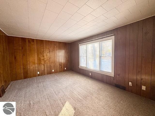 320 N Clinton St Saint Louis, MI 48880 - Thumbnail 4